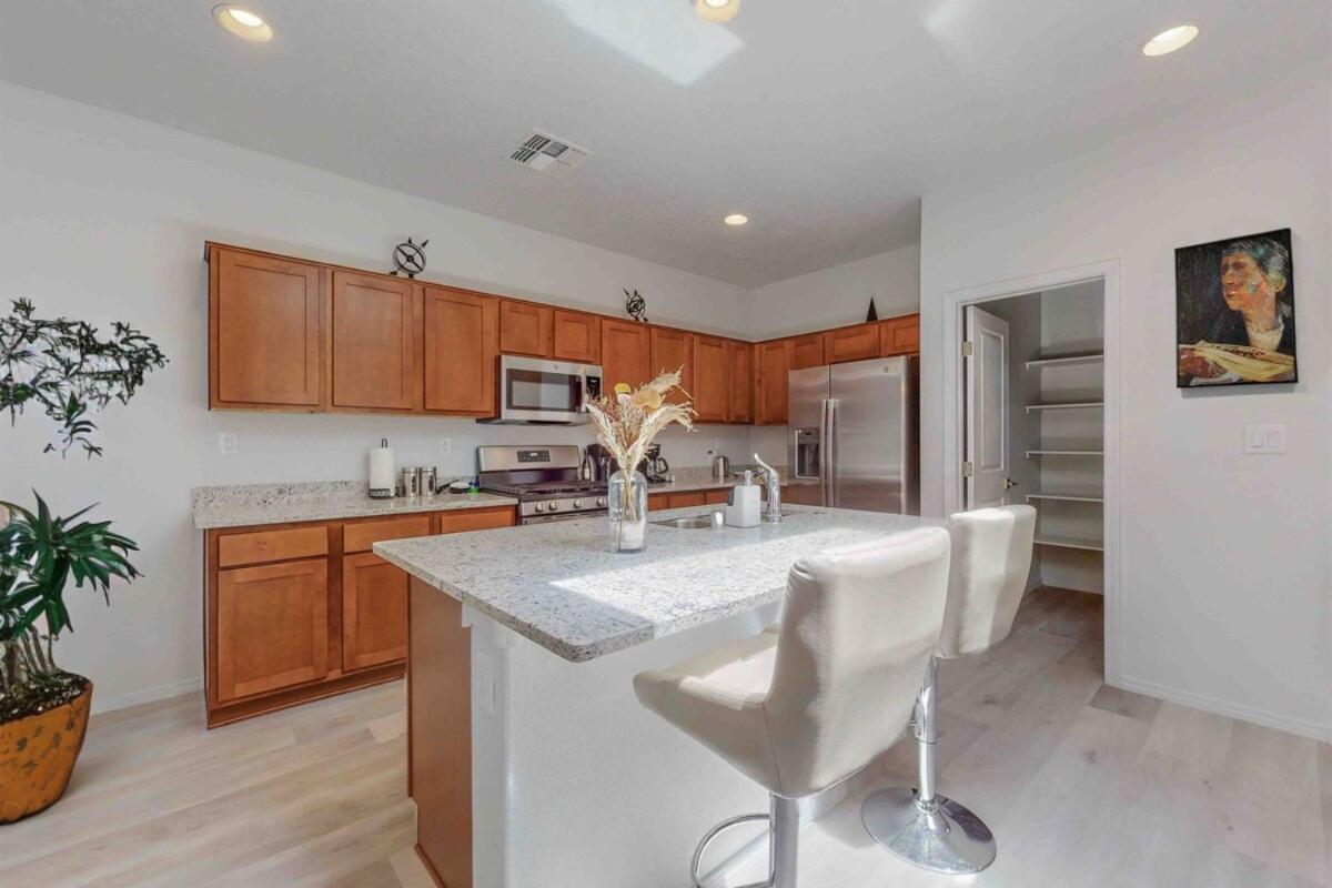 Modern Home 3Br Next To Airport, Netflix, Casino Albuquerque Luaran gambar